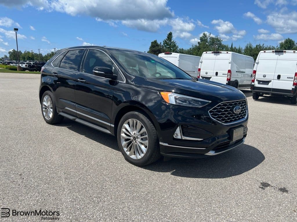 2024 Ford Edge Titanium — photo 1 of 10