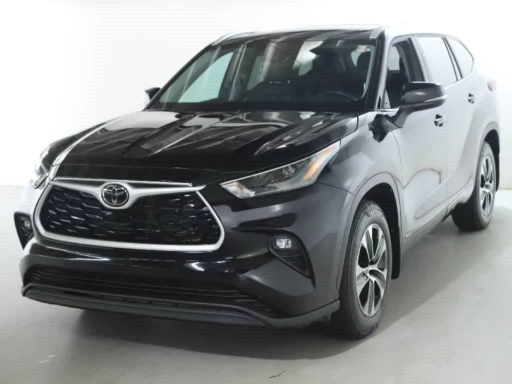 2026 Toyota Highlander Hybrid XLE — photo 1 of 47