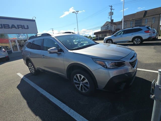 2020 Subaru Outback Premium — photo 1 of 5
