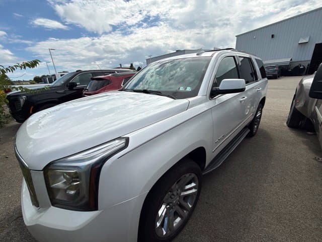 2017 GMC Yukon SLT — photo 1 of 4