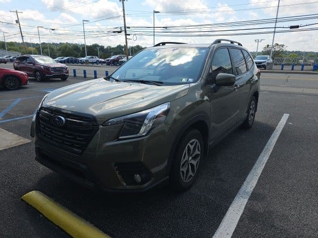 2023 Subaru Forester Premium — photo 1 of 5