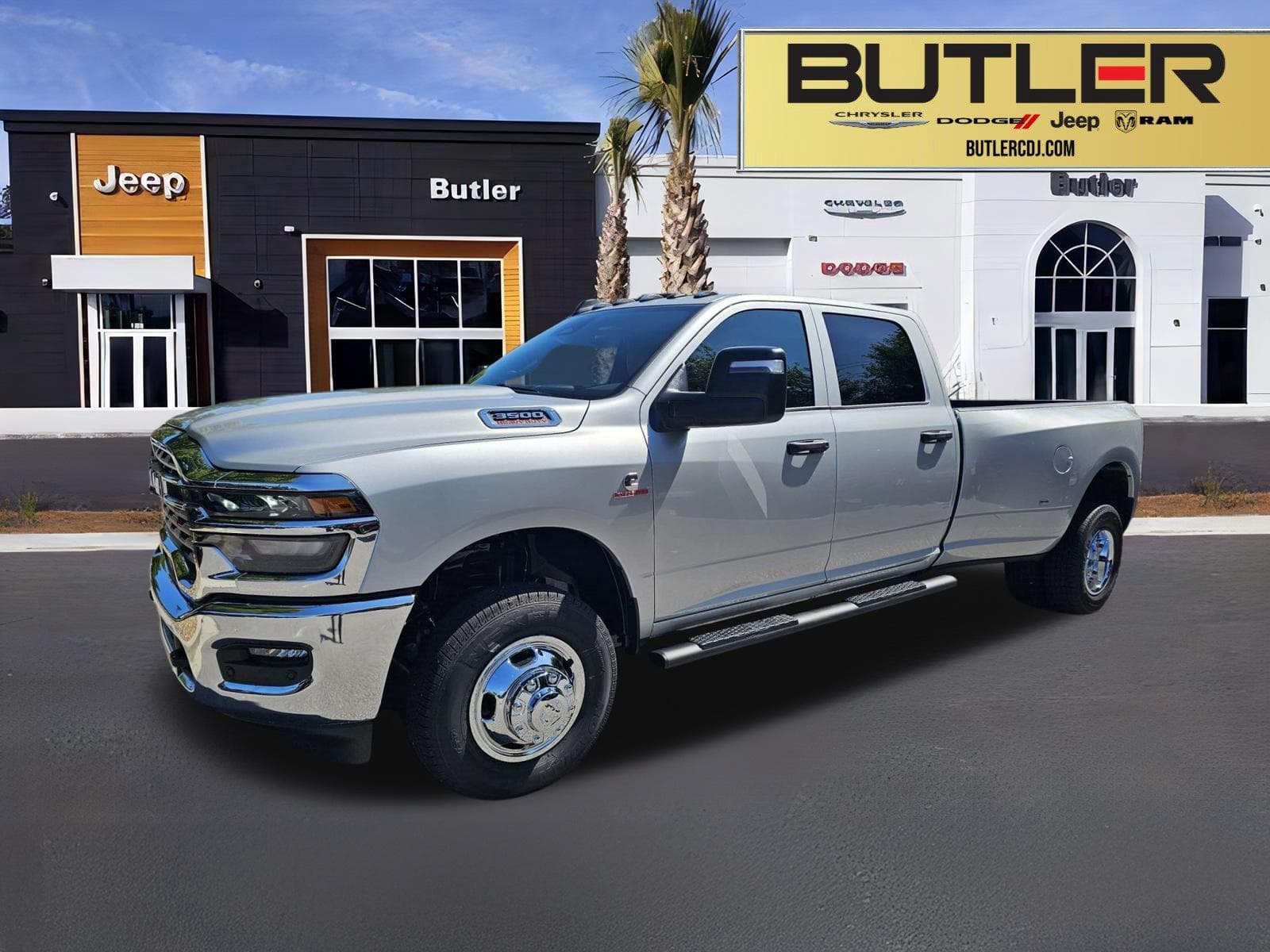 2026 RAM 3500 TRADESMAN CREW CAB 4X4 8' BOX — photo 1 of 37