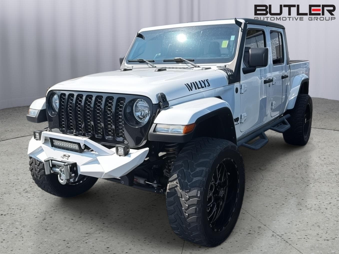 2023 Jeep Gladiator Willys — photo 1 of 10