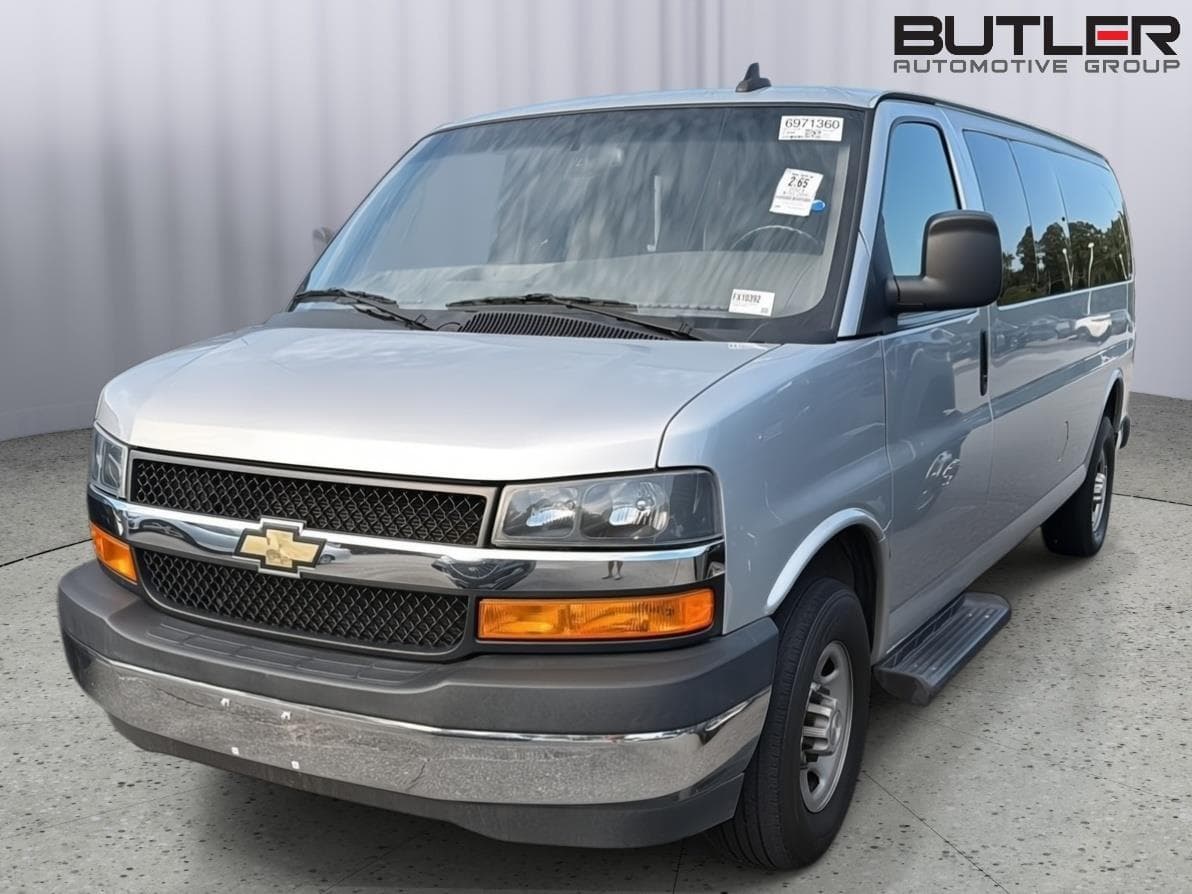 2023 Chevrolet Express 3500 LS — photo 1 of 10