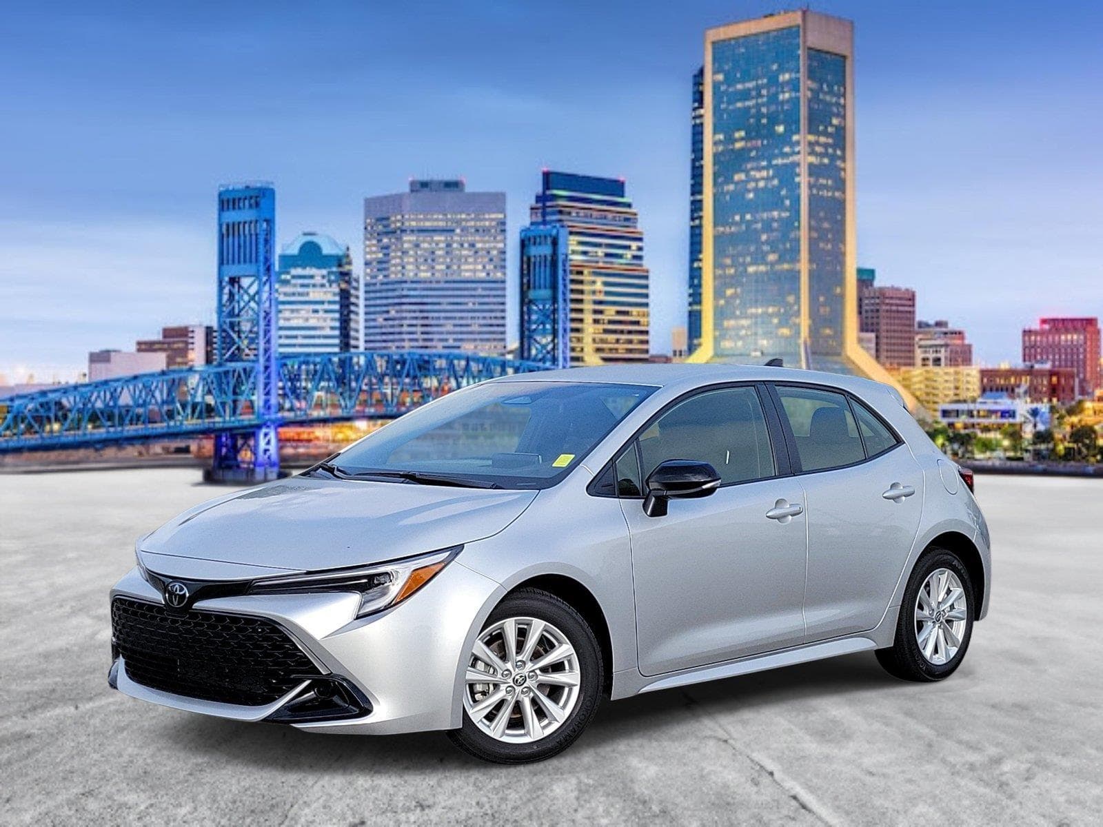 2026 Toyota Corolla Hatchback SE — photo 1 of 34