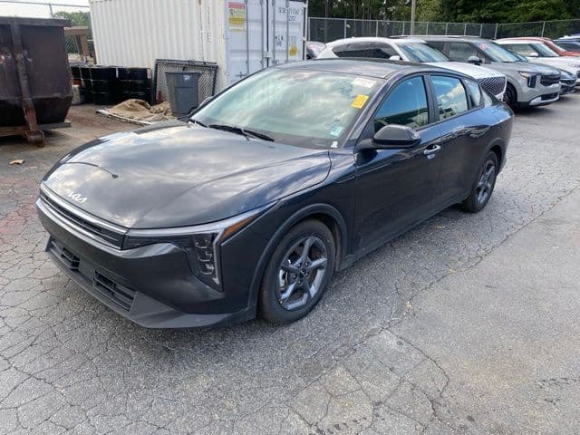 2026 Kia K4 LXS — photo 1 of 17