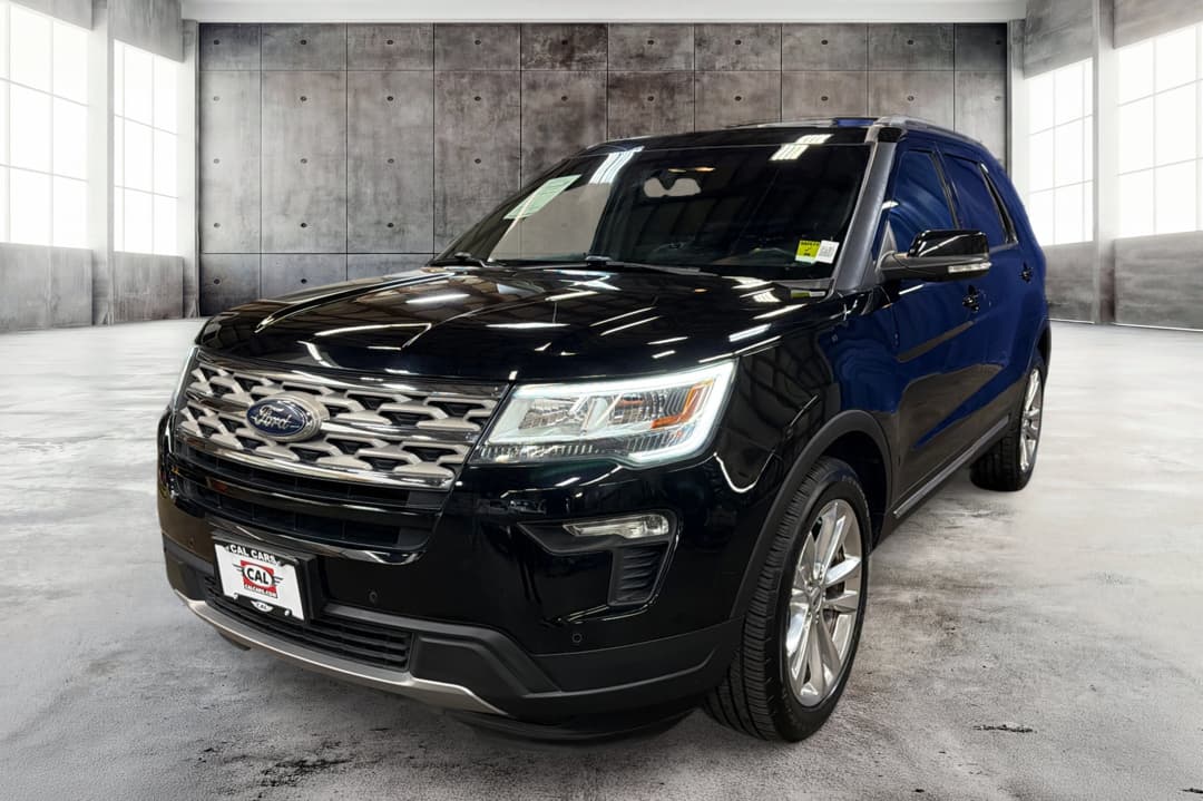 2018 Ford Explorer XLT — photo 1 of 31