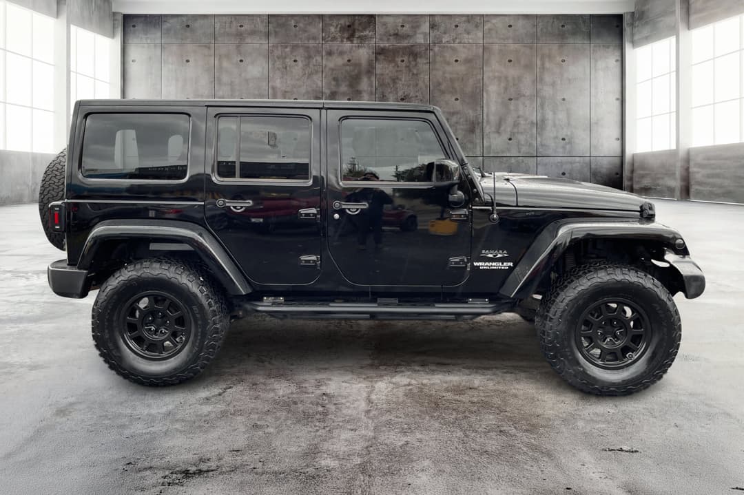 2015 Jeep Wrangler Unlimited Sahara — photo 1 of 19
