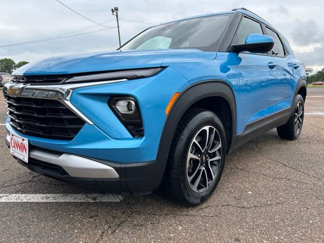 2025 Chevrolet Trailblazer LT — photo 1 of 40