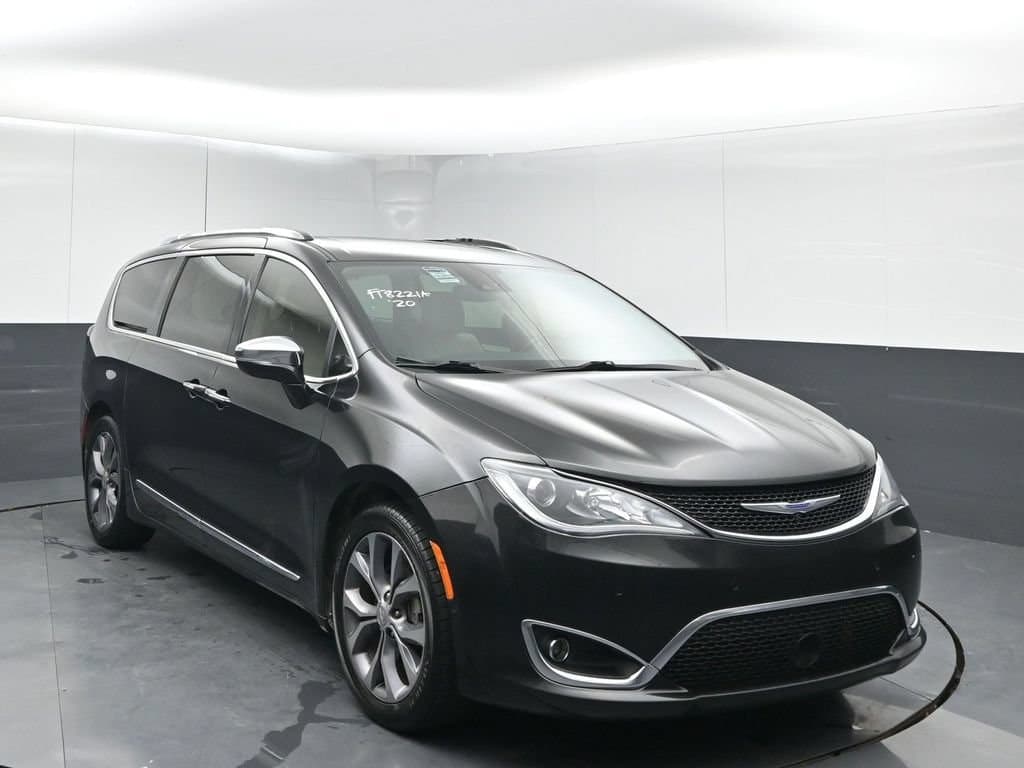 2020 Chrysler Pacifica Limited — photo 1 of 42
