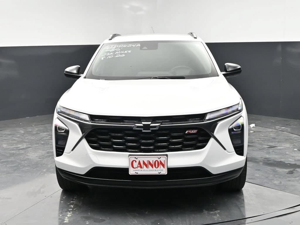 2025 Chevrolet Trax 2RS — photo 1 of 41