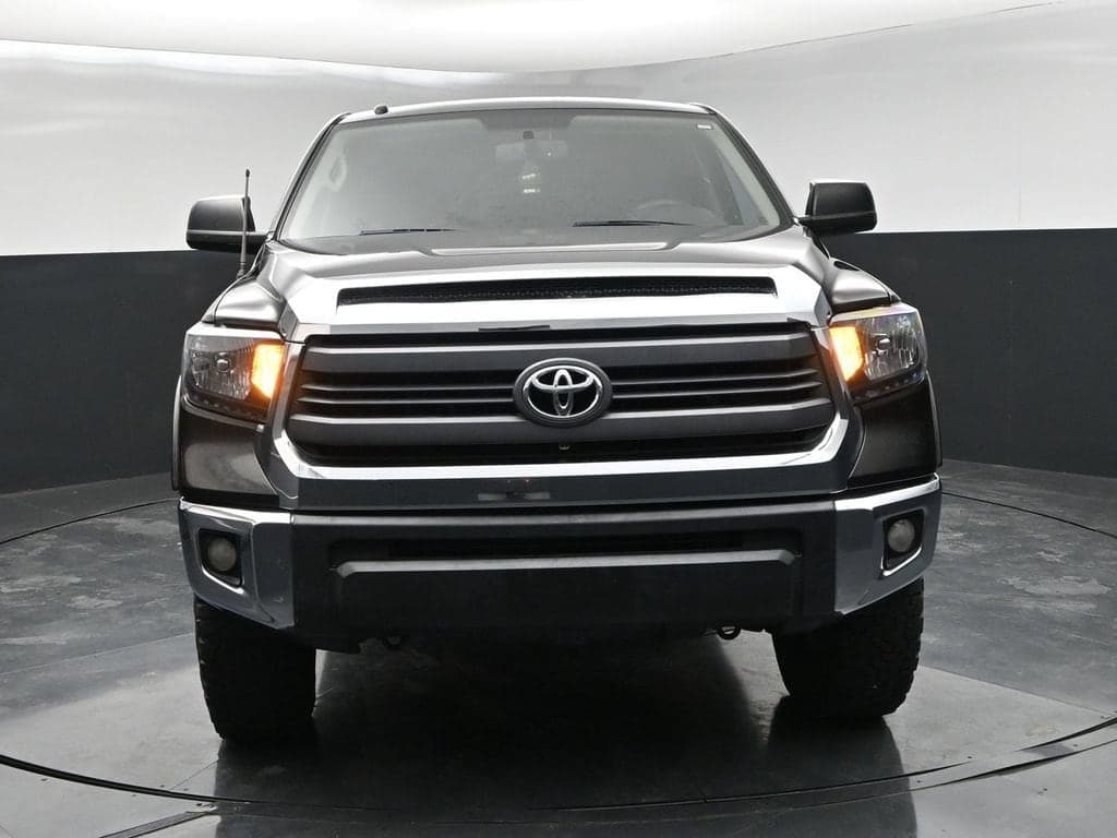 2015 Toyota Tundra 2WD Truck SR5 — photo 1 of 40