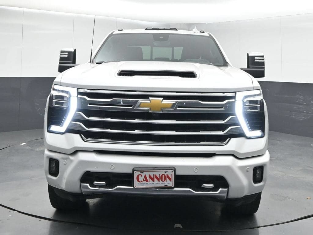 2024 Chevrolet Silverado 2500 HD High Country — photo 1 of 42