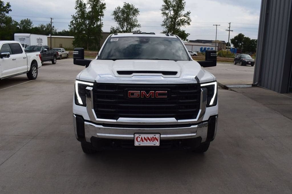 2024 GMC Sierra 3500HD CC Pro — photo 1 of 21