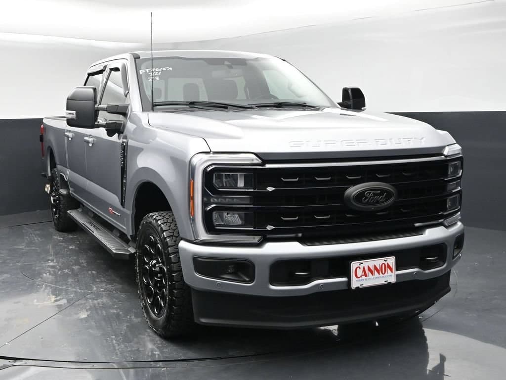2023 Ford Super Duty F-250 SRW Lariat — photo 1 of 43