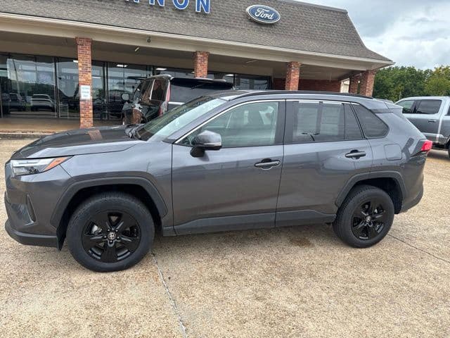 2025 Toyota RAV4 XLE — photo 1 of 24