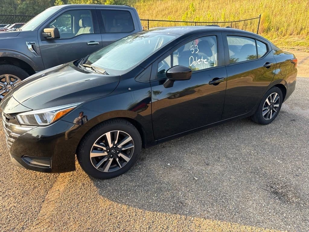 2024 Nissan Versa SV — photo 1 of 7