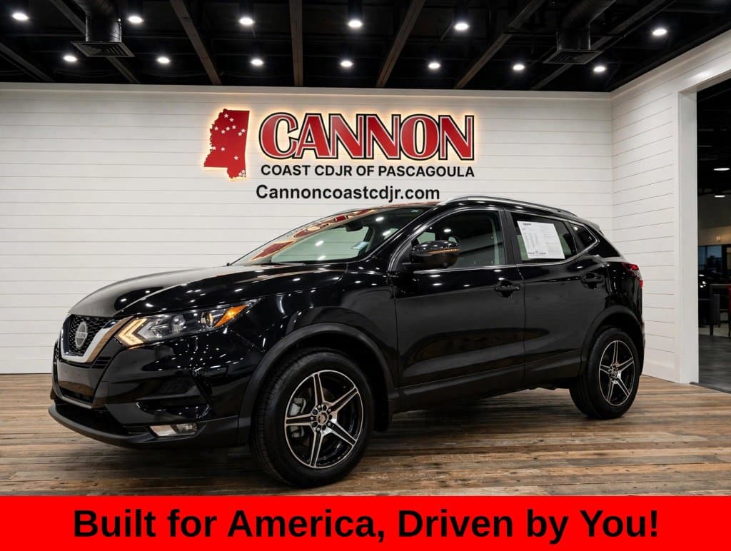 2020 Nissan Rogue Sport SV — photo 1 of 29
