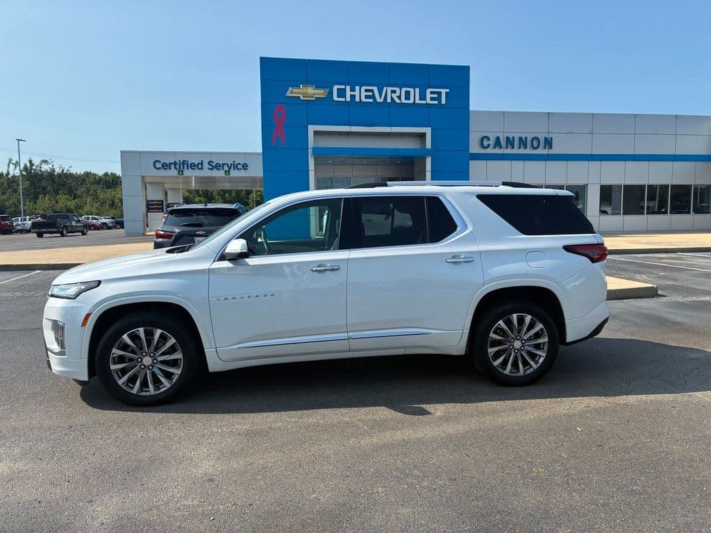 2023 Chevrolet Traverse Premier — photo 1 of 21