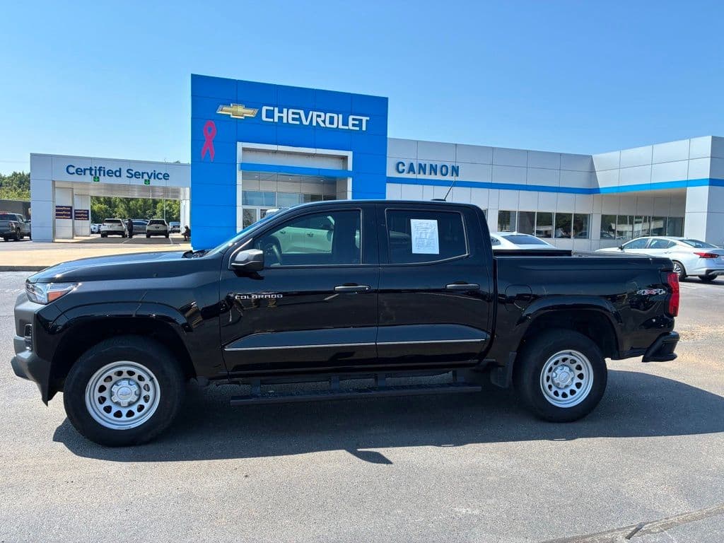 2025 Chevrolet Colorado WT — photo 1 of 16