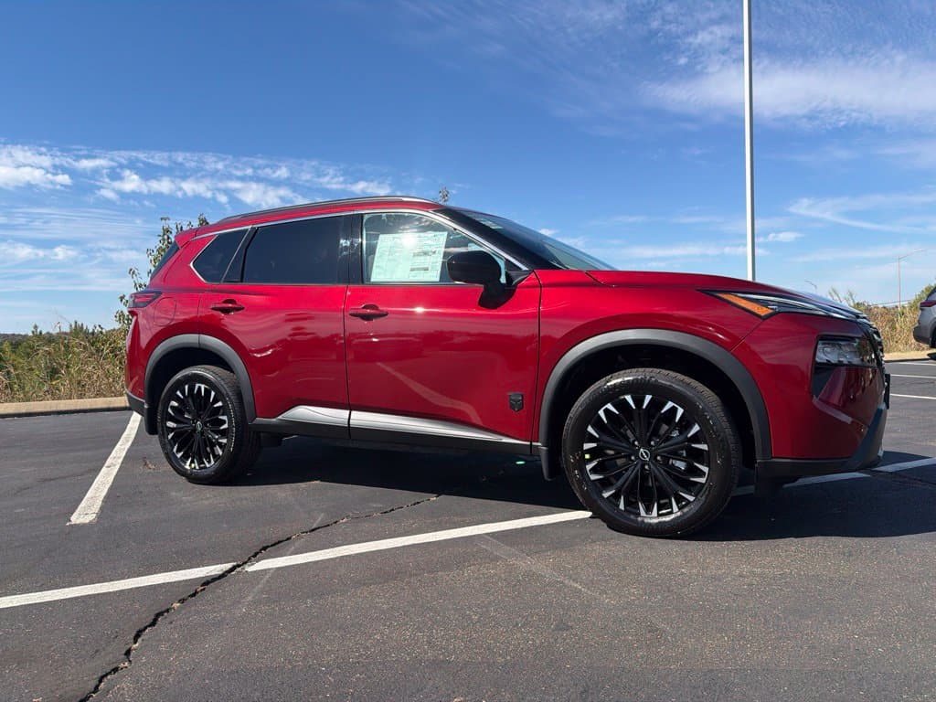 2027 Nissan Rogue Dark Armor — photo 1 of 34