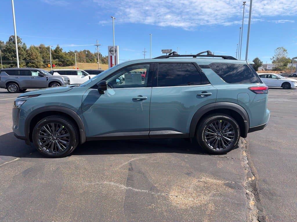 2026 Nissan Pathfinder SL — photo 1 of 26
