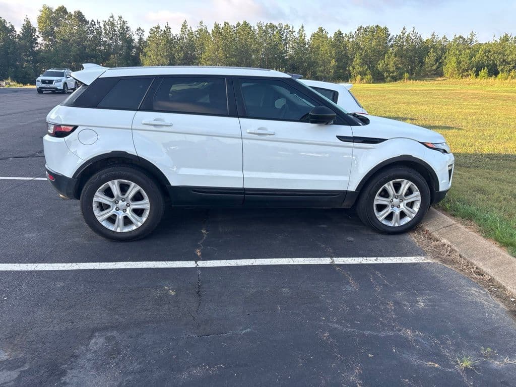 2016 Land Rover Range Rover Evoque SE — photo 1 of 5