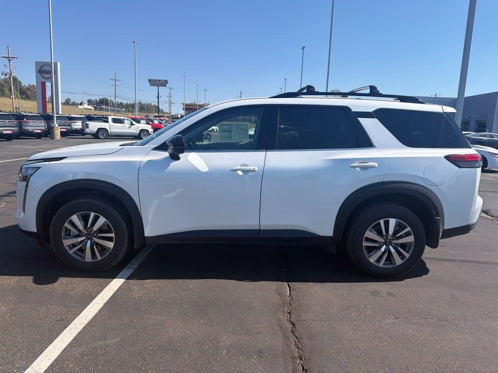 2026 Nissan Pathfinder SL — photo 1 of 26