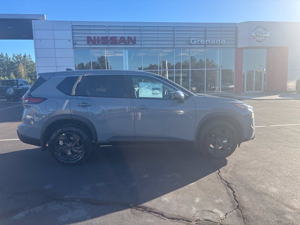 2027 Nissan Rogue SV — photo 1 of 24