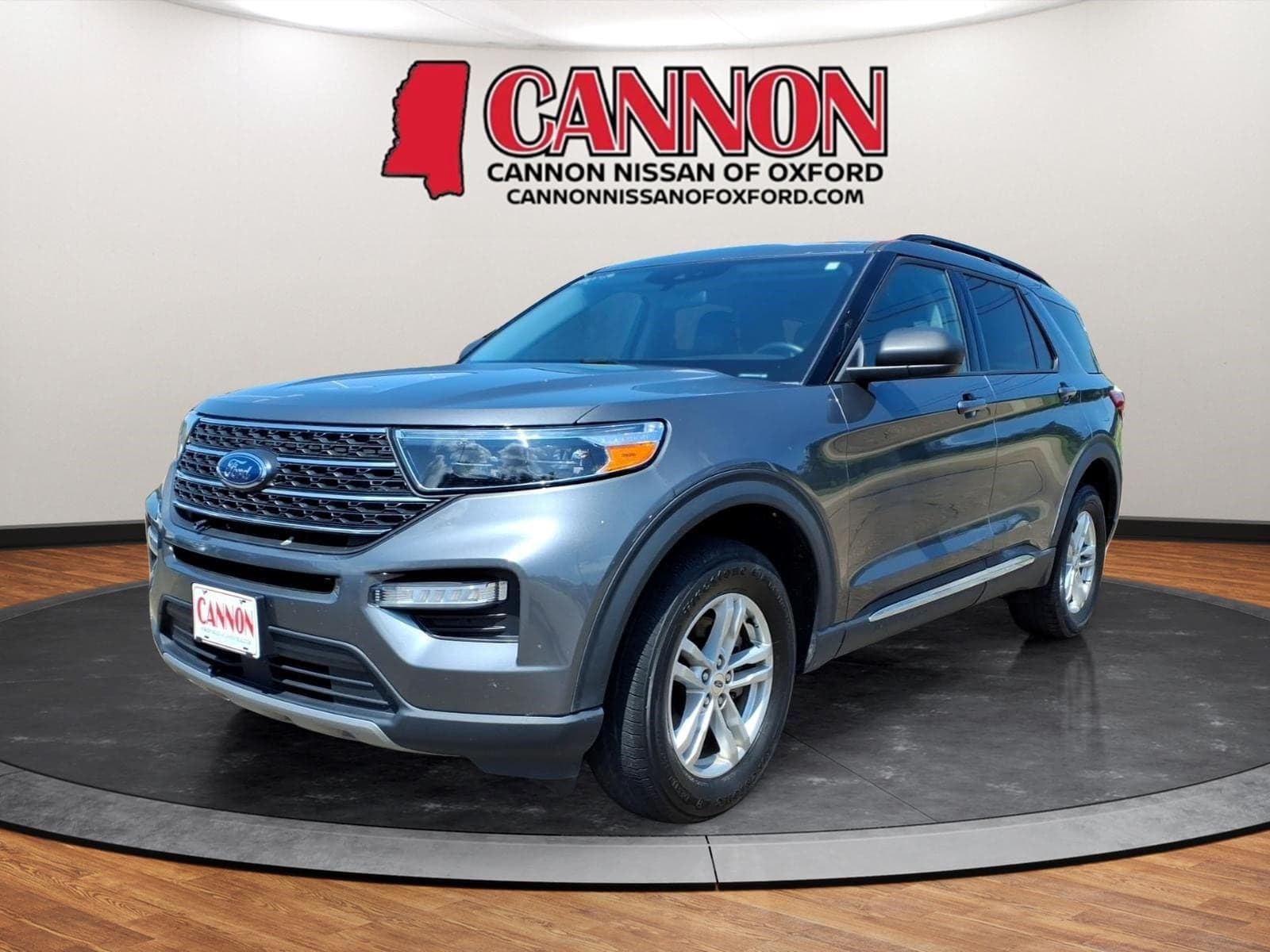 2023 Ford Explorer XLT — photo 1 of 27