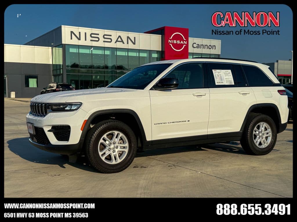 2024 Jeep Grand Cherokee Laredo — photo 1 of 43