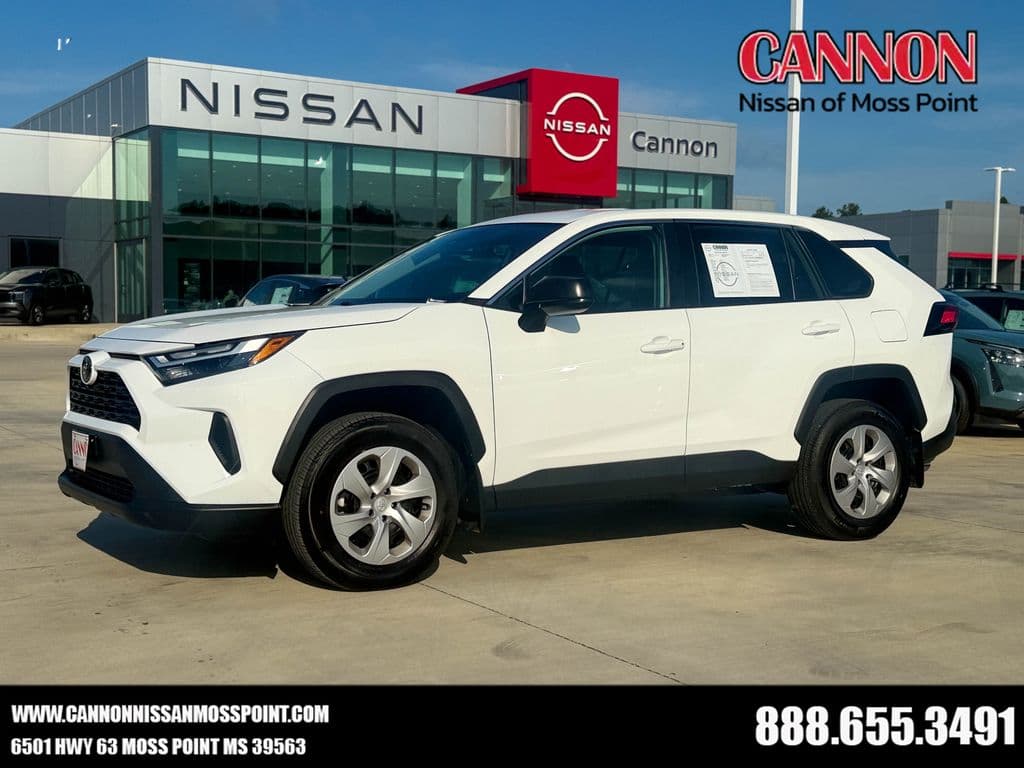 2024 Toyota RAV4 LE — photo 1 of 36