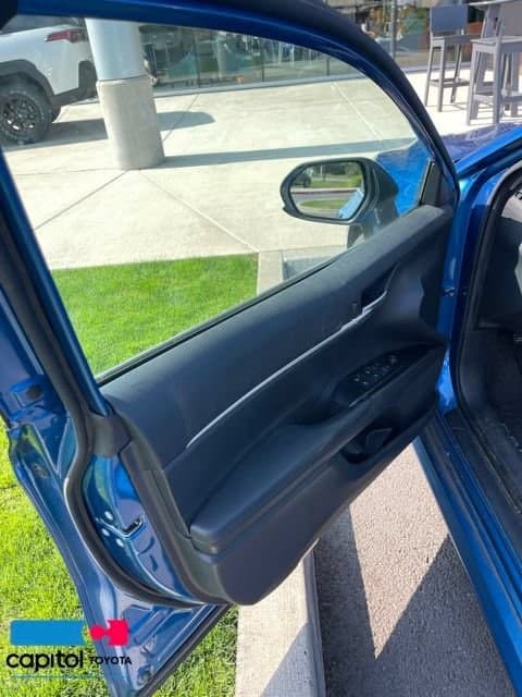 2019 Toyota Camry LE — photo 1 of 32