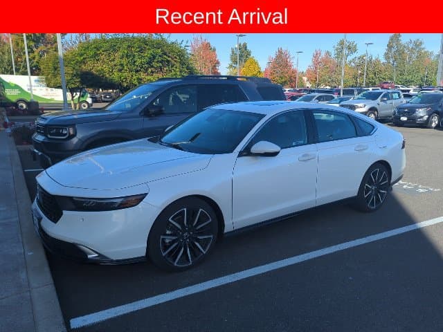 2026 Honda Accord Hybrid Touring — photo 1 of 3