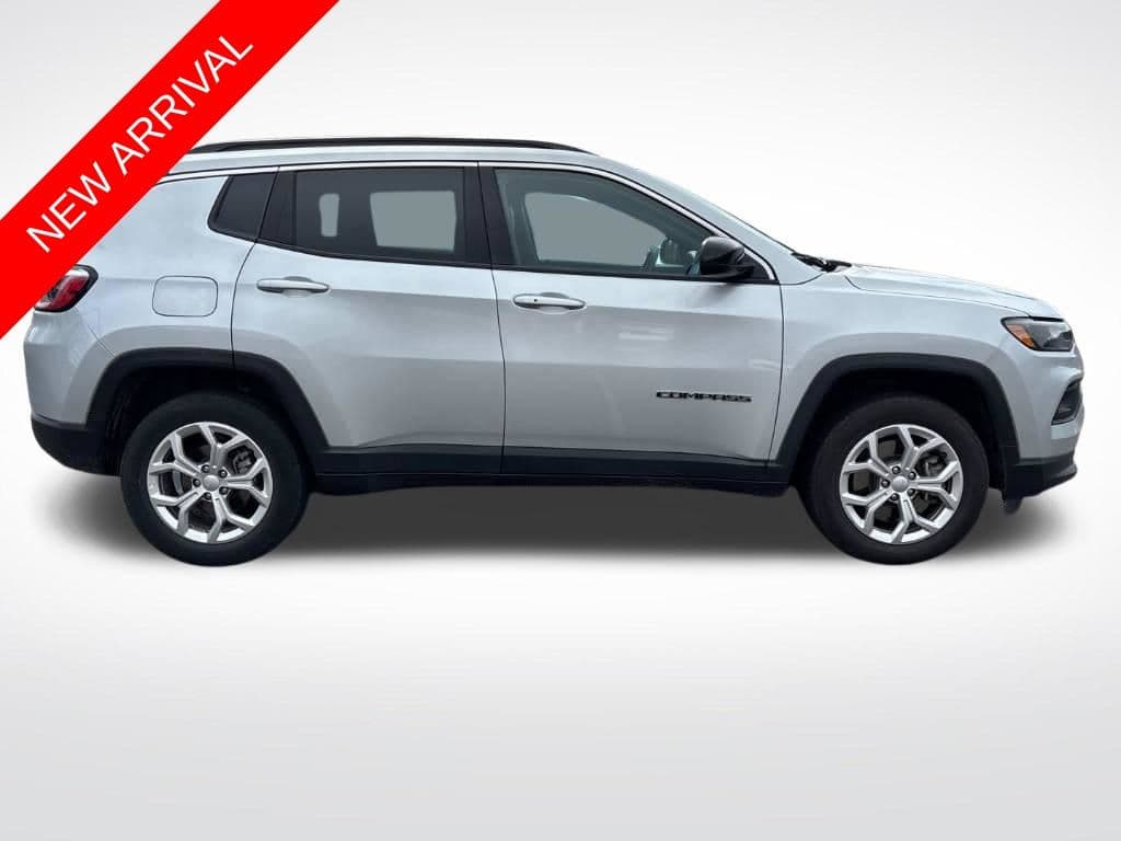 2024 Jeep Compass Latitude — photo 1 of 14