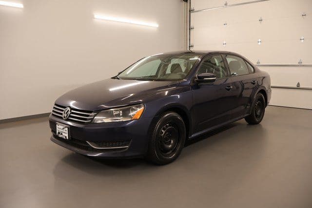 2014 Volkswagen Passat 2.5L S w/PZEV — photo 1 of 26
