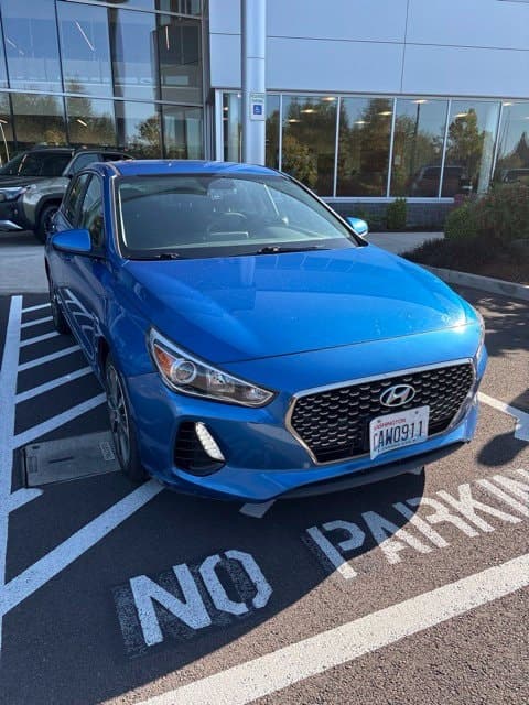 2018 Hyundai Elantra GT Base — photo 1 of 11
