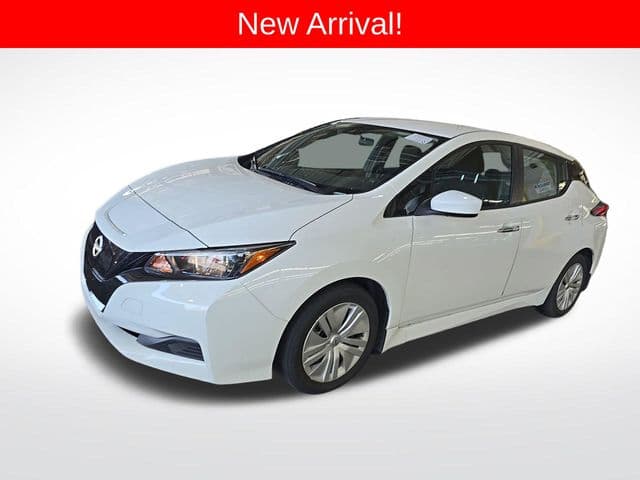 2023 Nissan LEAF S — photo 1 of 11