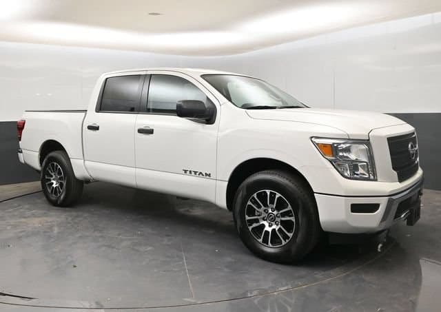 2024 Nissan Titan SV — photo 1 of 30