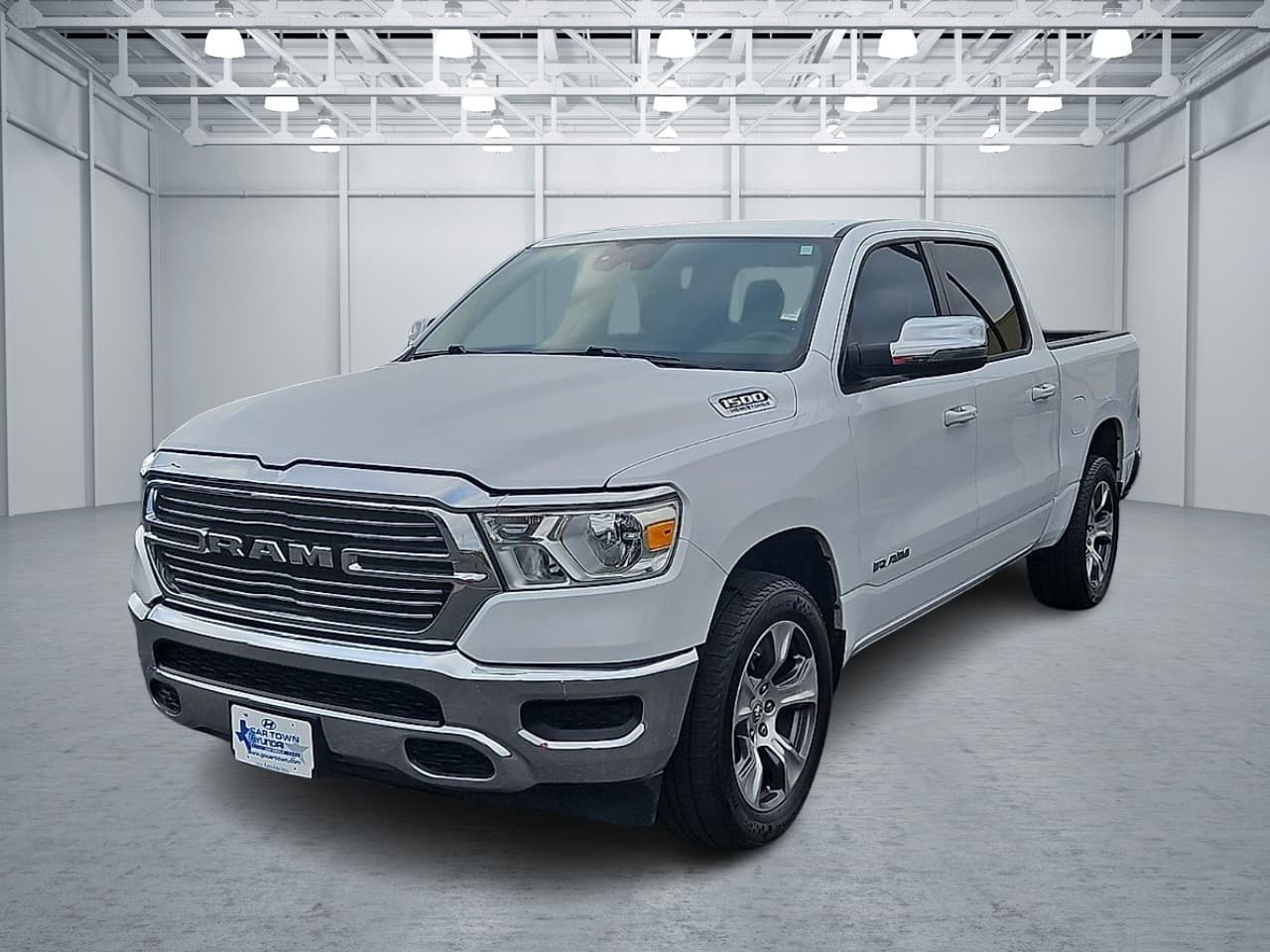 2024 RAM 1500 Base — photo 1 of 20