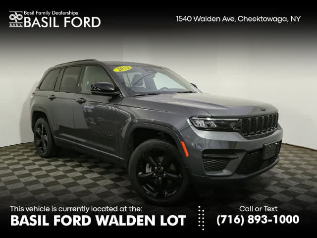 2023 Jeep Grand Cherokee Altitude X — photo 1 of 41