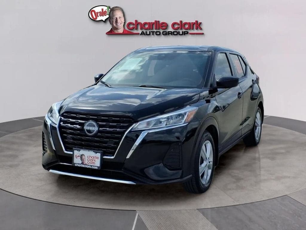 2025 Nissan Kicks Play S — photo 1 of 21