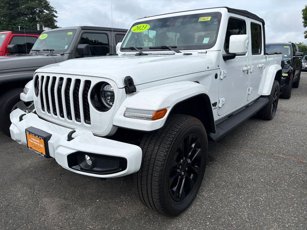 2023 Jeep Gladiator Overland — photo 1 of 5