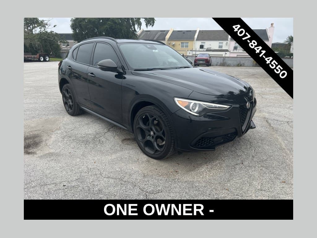 2023 Alfa Romeo Stelvio Ti — photo 1 of 11