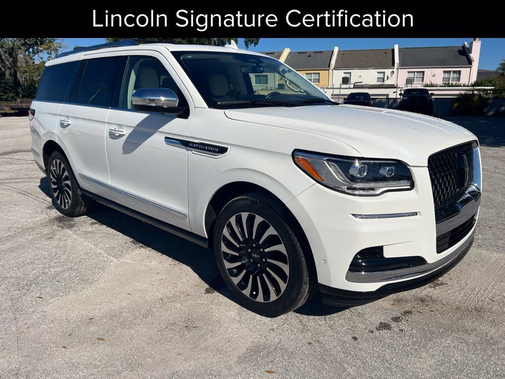 2024 Lincoln Navigator Black Label — photo 1 of 20
