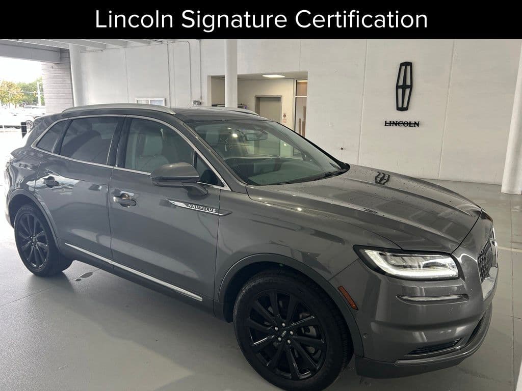 2022 Lincoln Nautilus Reserve — photo 1 of 15