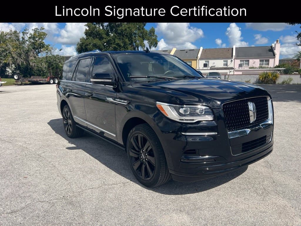 2023 Lincoln Navigator Reserve — photo 1 of 10