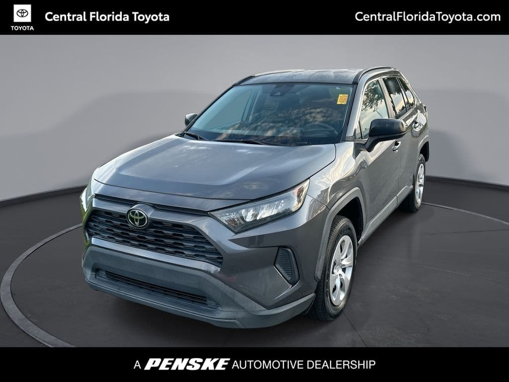 2021 Toyota RAV4 LE — photo 1 of 31