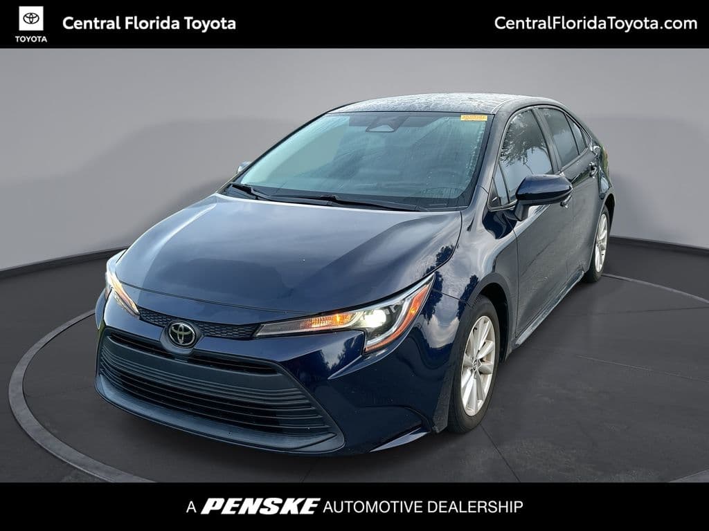 2024 Toyota Corolla LE — photo 1 of 33