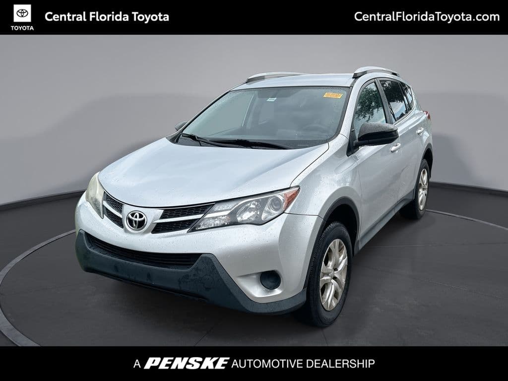 2015 Toyota RAV4 LE — photo 1 of 31